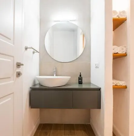 Bertola Center Porta Susa Apartman