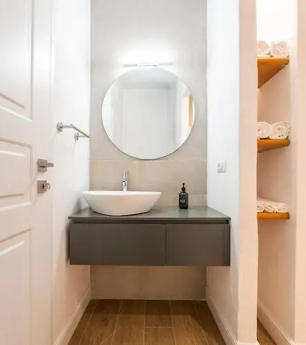 Bertola Center Porta Susa Apartment